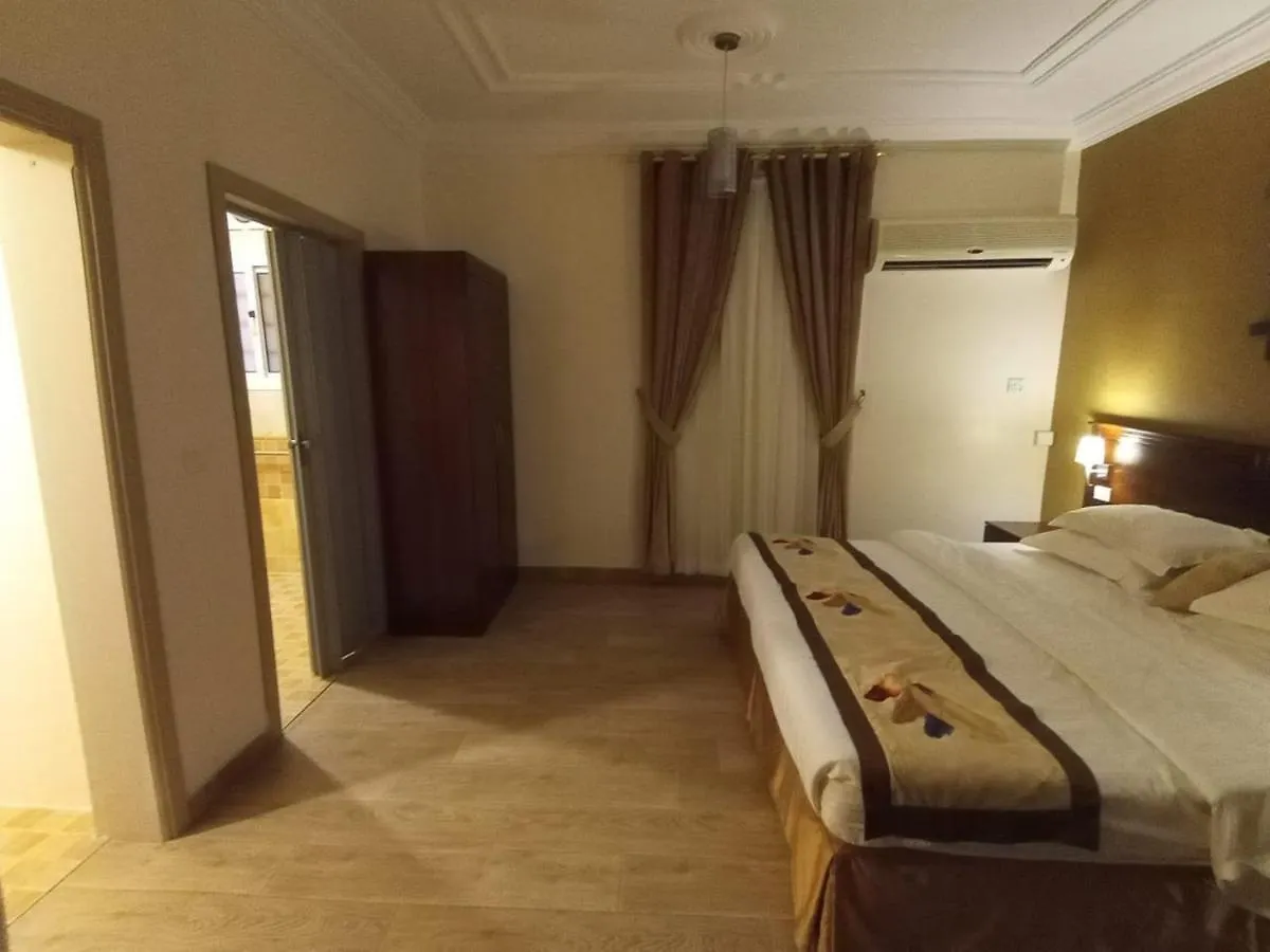 Laylat Wed Aparthotel Jeddah 2*,